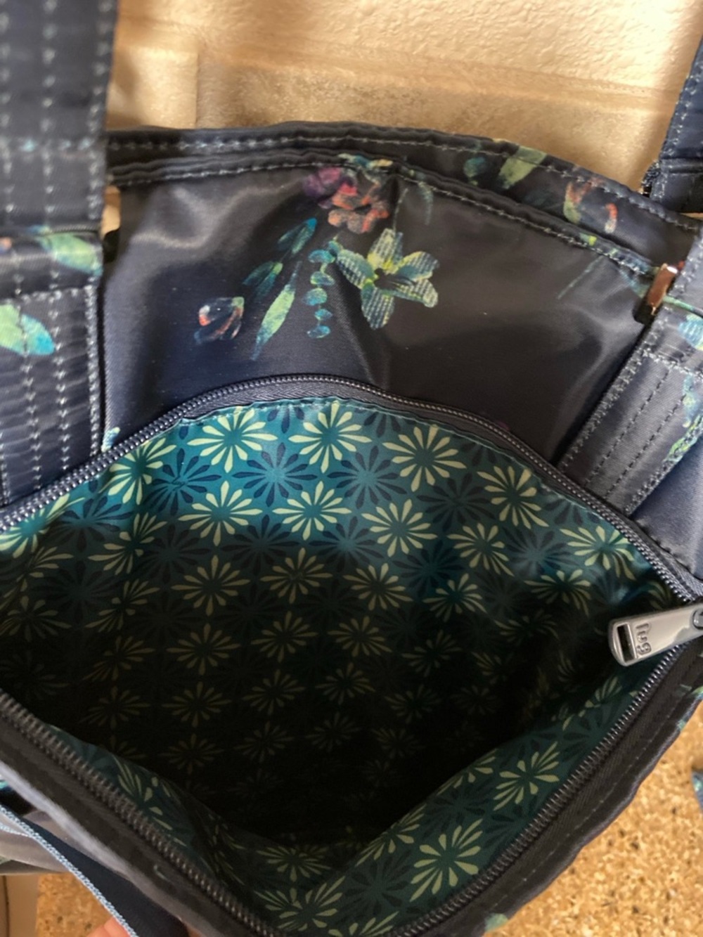 Lug Ace Tote - Picture 10 of 12